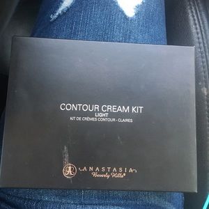 Anastasia Beverly Hills Contour Kit
